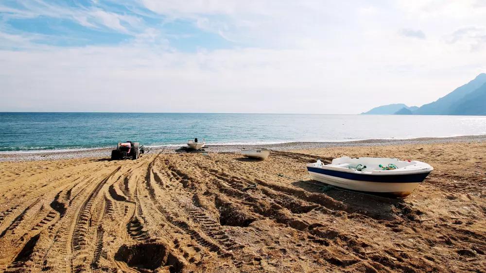 Antalya'nın Güneş, Kum ve Deniz Triosu: Plaj Rotası