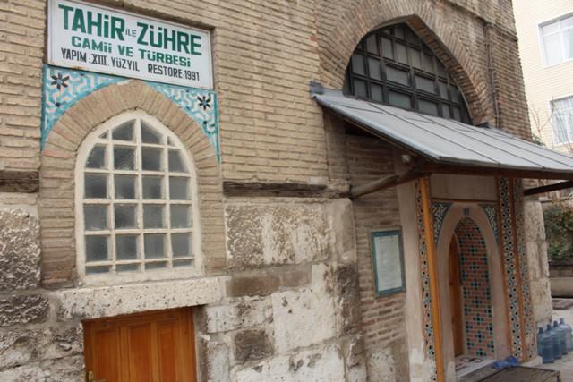 tahir-ile-zuhre-camii-ve-turbesi