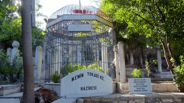 mehmet-emin-tokadi-turbesi