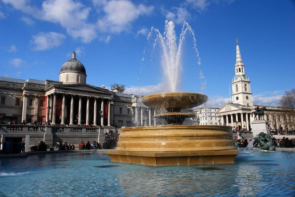 trafalgar-square