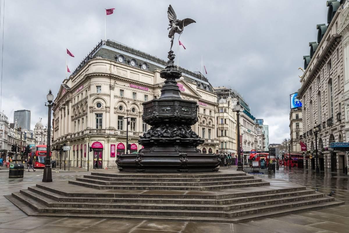 piccadilly-circus